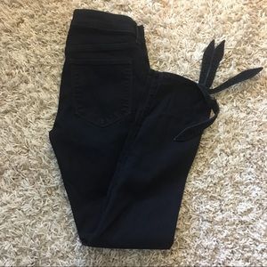 GAP Jeans - GAP size 28 Favorite Jegging Jeans with Ankle Ties GAP Jeans - GAP size 28 Favorite Jegging Jeans with Ankle Ties